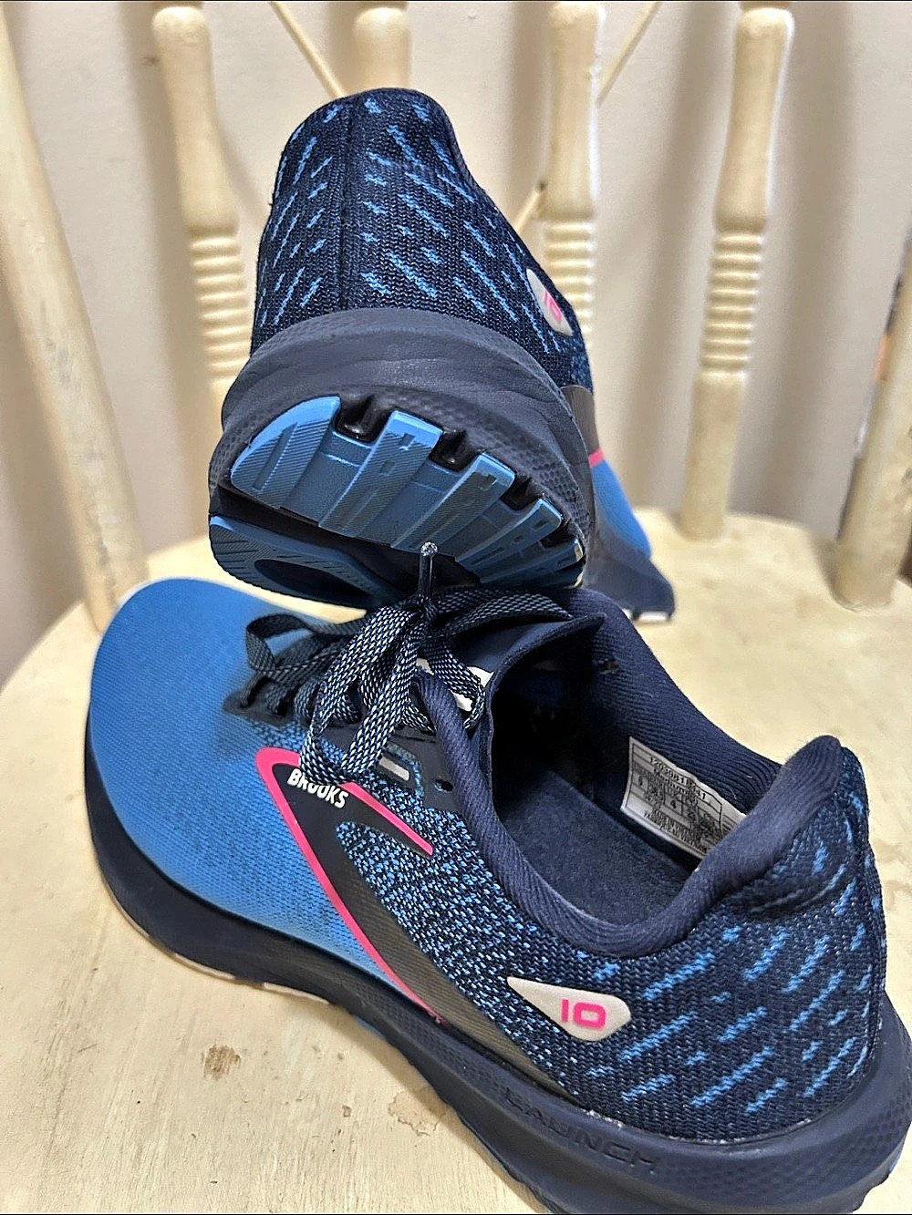 Brooks Women's Brooks Launch 10 Launch 10 Athletic Shoes Blue & Black US 6